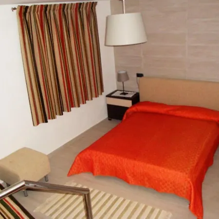 - 2 Bedrooms With Pool Young People Group Not Allowed - 07522 * Lloret de Mar